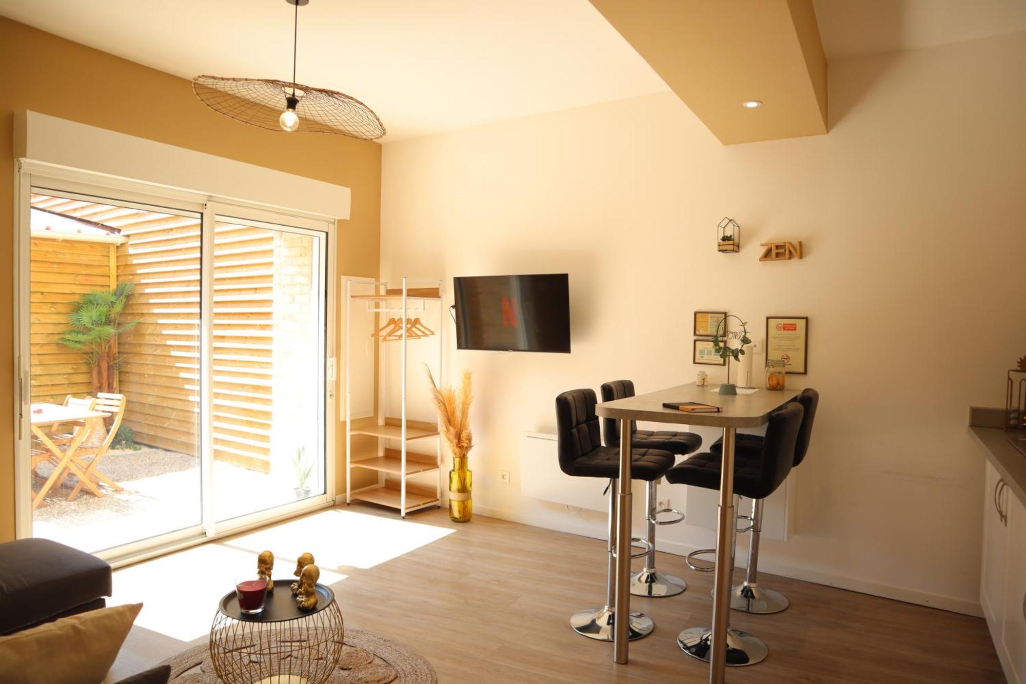 Appartement - Parking Prive Gratuit, Proche Centre-Ville Et Gare De Saint-Omer サントメール エクステリア 写真