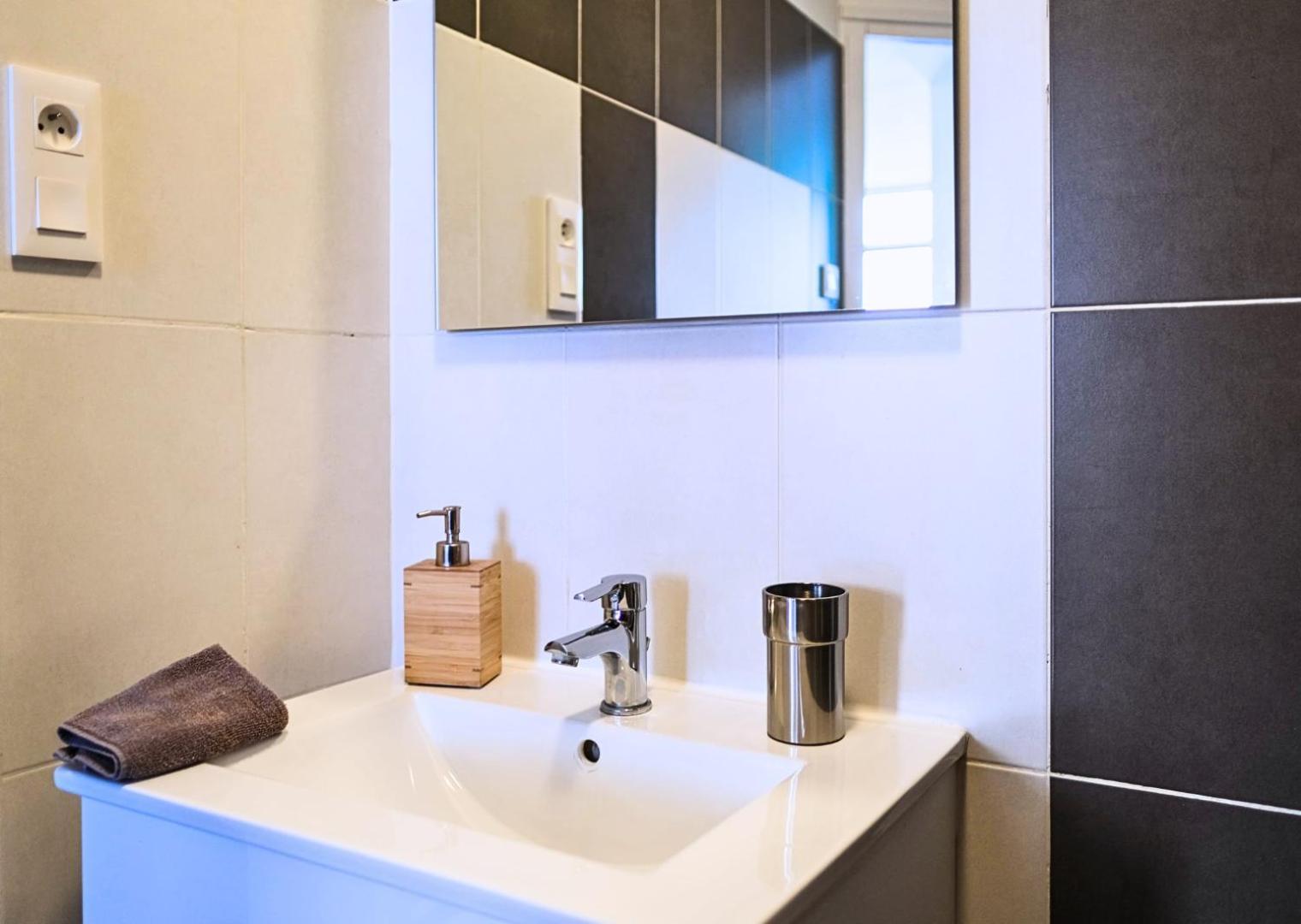 Appartement - Parking Prive Gratuit, Proche Centre-Ville Et Gare De Saint-Omer サントメール エクステリア 写真
