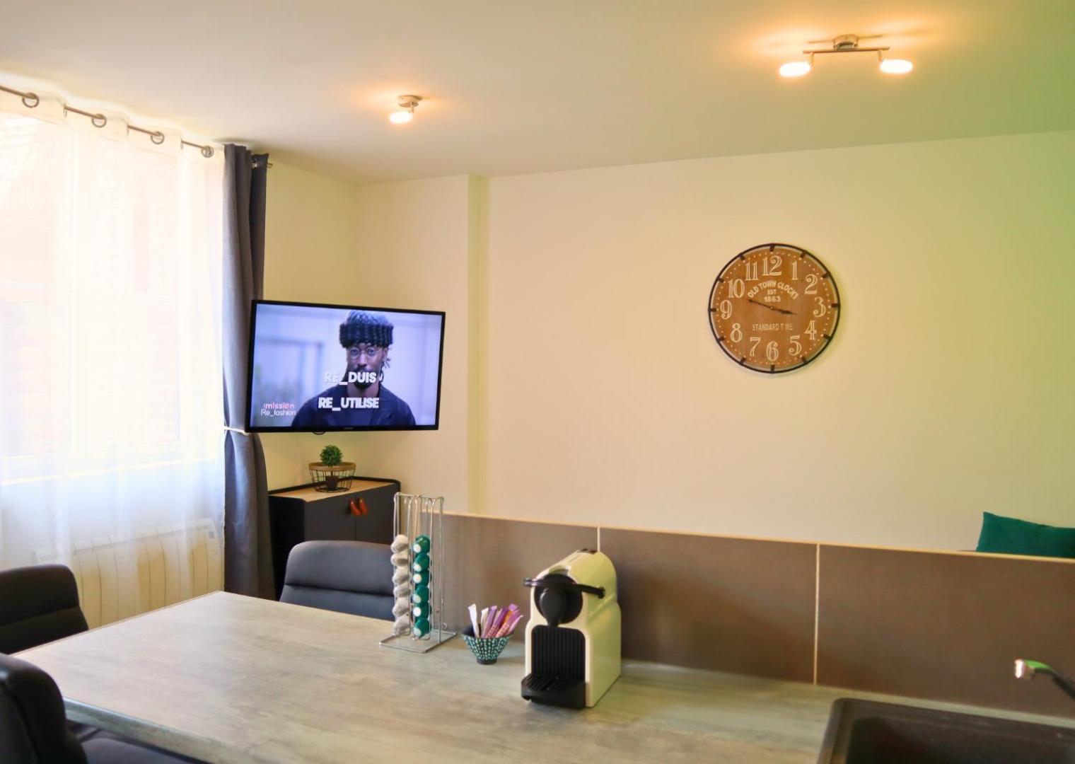 Appartement - Parking Prive Gratuit, Proche Centre-Ville Et Gare De Saint-Omer サントメール エクステリア 写真