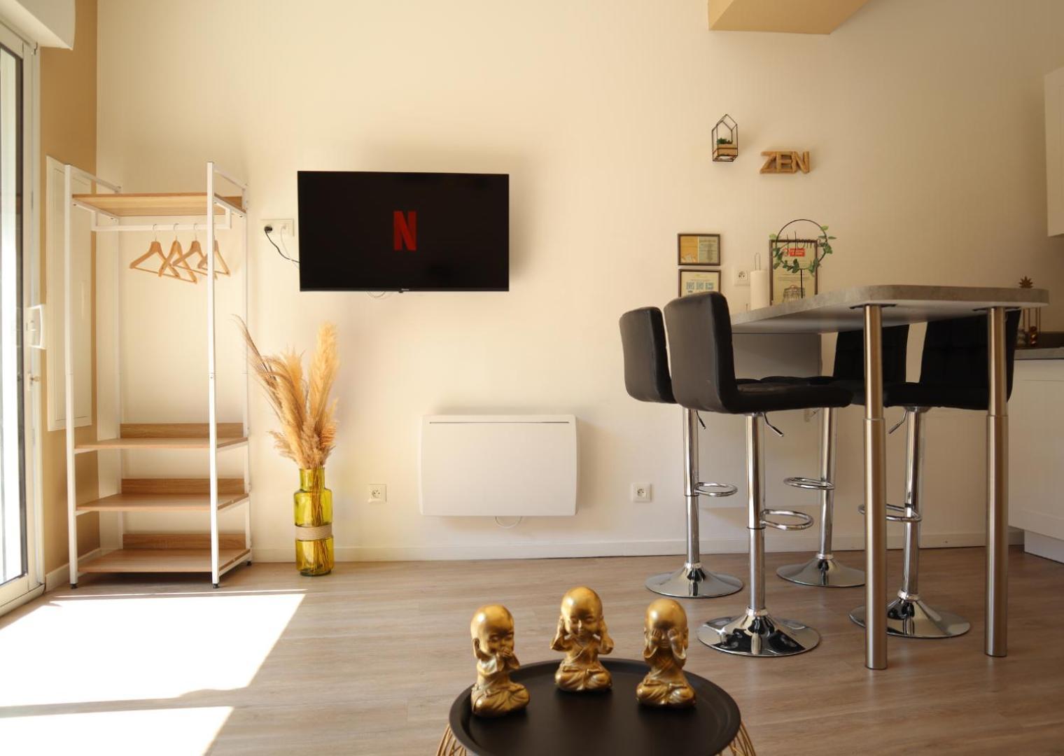 Appartement - Parking Prive Gratuit, Proche Centre-Ville Et Gare De Saint-Omer サントメール エクステリア 写真